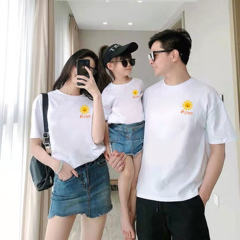 Stylish matching short-sleeved outfits for parents and children, perfect for photos, featuring sunflower patterns, and suitable for activities, class uniforms, mother-daughter outfits, and family photos (three or four people).