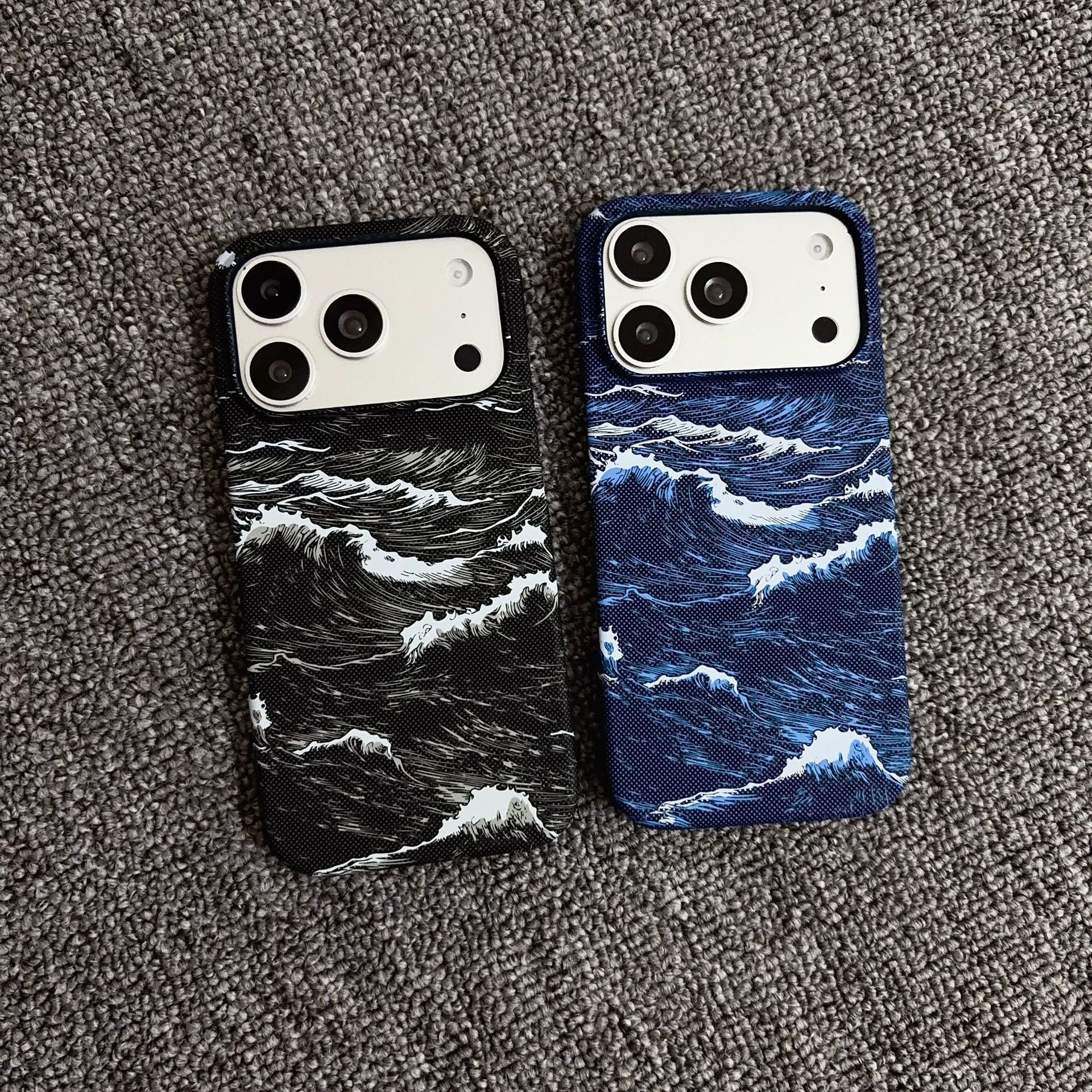 适用iPhone18Promax凯夫拉纹磁吸手机壳苹果17碳纤维纹半包保护套