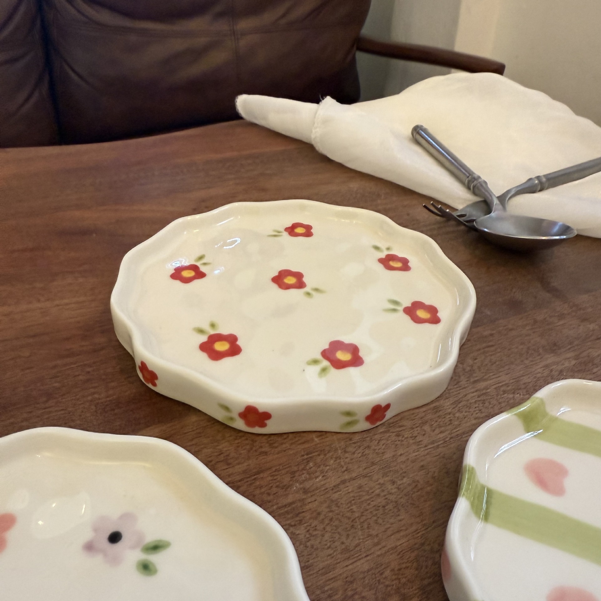 Navidad francesa retro pinza de mano pura pintada a mano taza de café de cerámica plato de alto valor plato de postre de té de la tarde