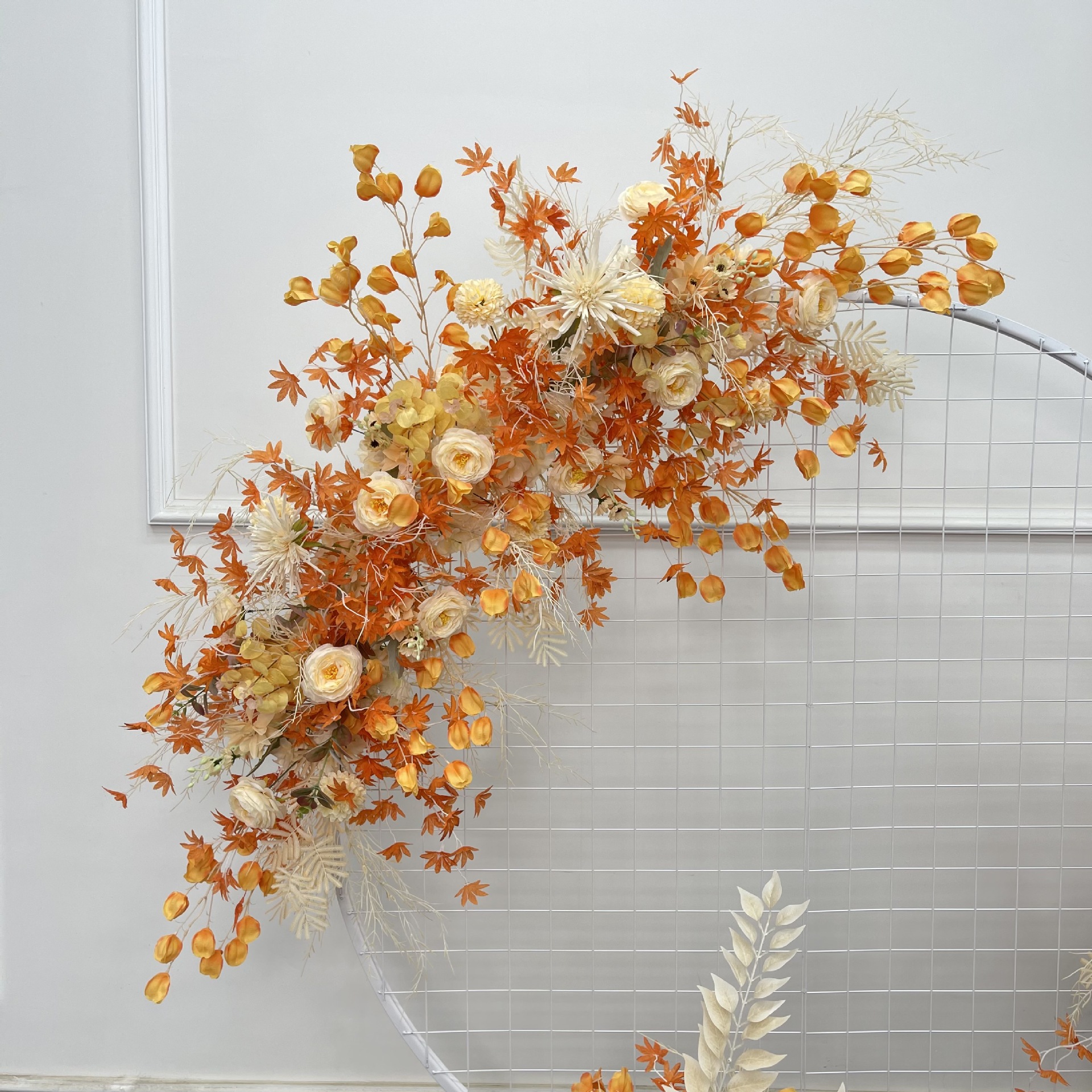 El comercio exterior de la boda flor artificial piso de la boda flor de seda apoyos de la flor de eucalipto flor artificial fila accesorios de la boda floral