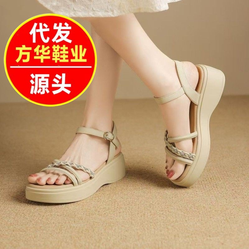 Super suave y ligero 2026 primavera y verano nuevo estilo en línea popularidad de dama sandalias de tacón bajo casual diaria versátil y cómodo
