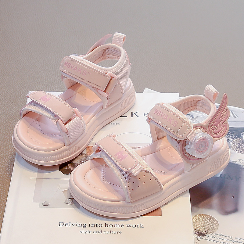 Sandalias para niñas 2025 verano nuevos zapatos de playa con botones giratorios para niños sandalias de suela suave zapatos de princesa de punta abierta de moda image 4