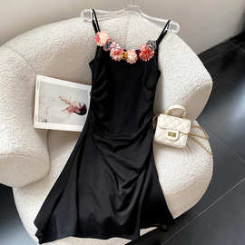 夏季新款黑色手工绣花设计吊带裙露肩连衣裙时尚休闲洋气