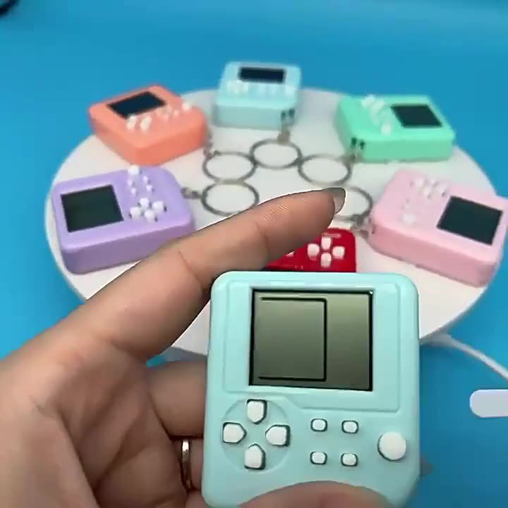 국경 간 미니 테트리스 휴대용 게임 기계 키 체인 클래식 향수 어린이 장난감 작은 선물 도매