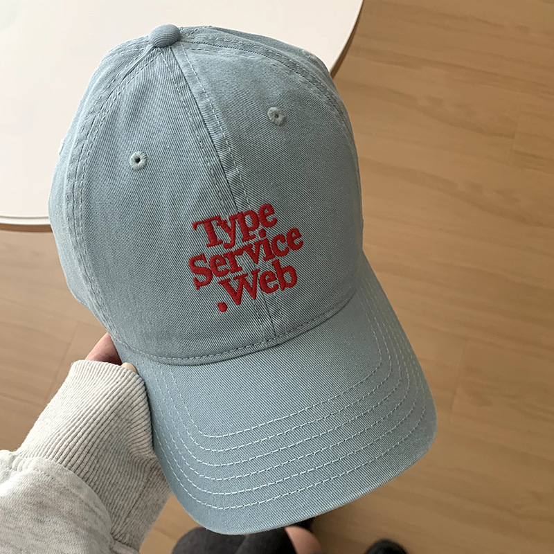 新しい刺繍入りソリッドカラーの英語野球帽女性カップルサンシェード屋外多用途ファッションひさしキャップサンハット卸売|undefined