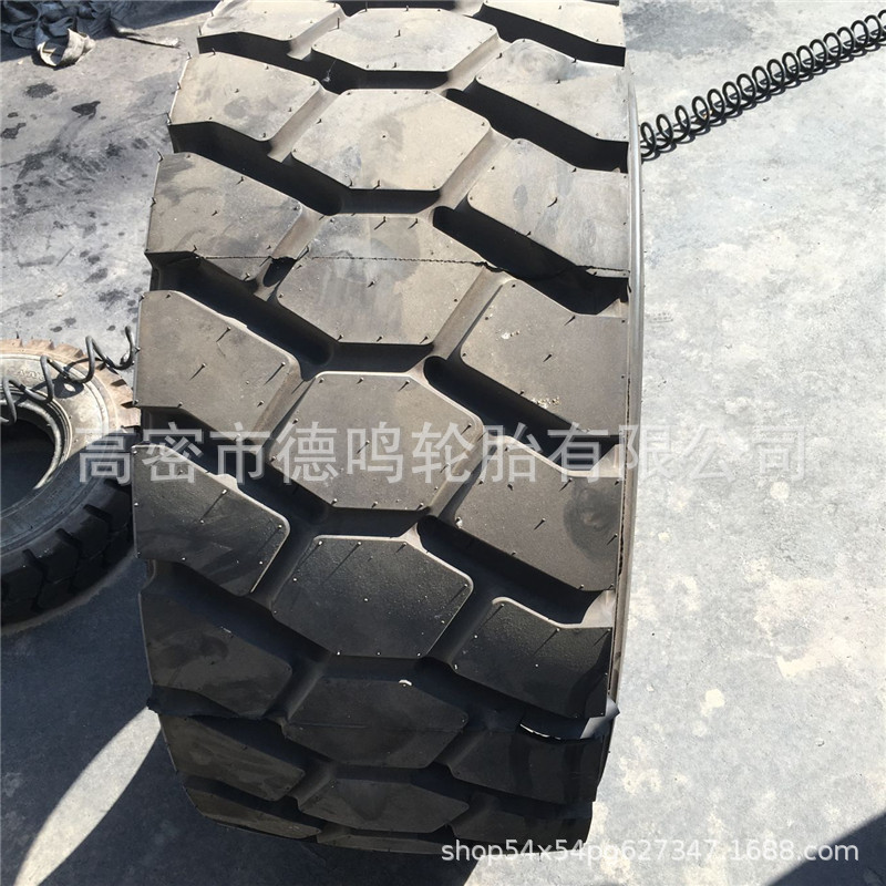 Suministro de 900 toneladas de neumáticos Beam camión neumático 355/65R15