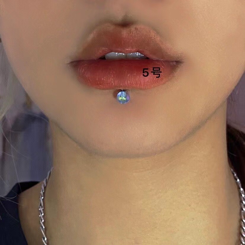Pointed titanium steel lip stud product view
