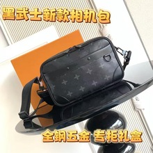 跨境男士潮牌2025斜挎包男包时尚新款单肩潮流百搭斜跨包单肩包