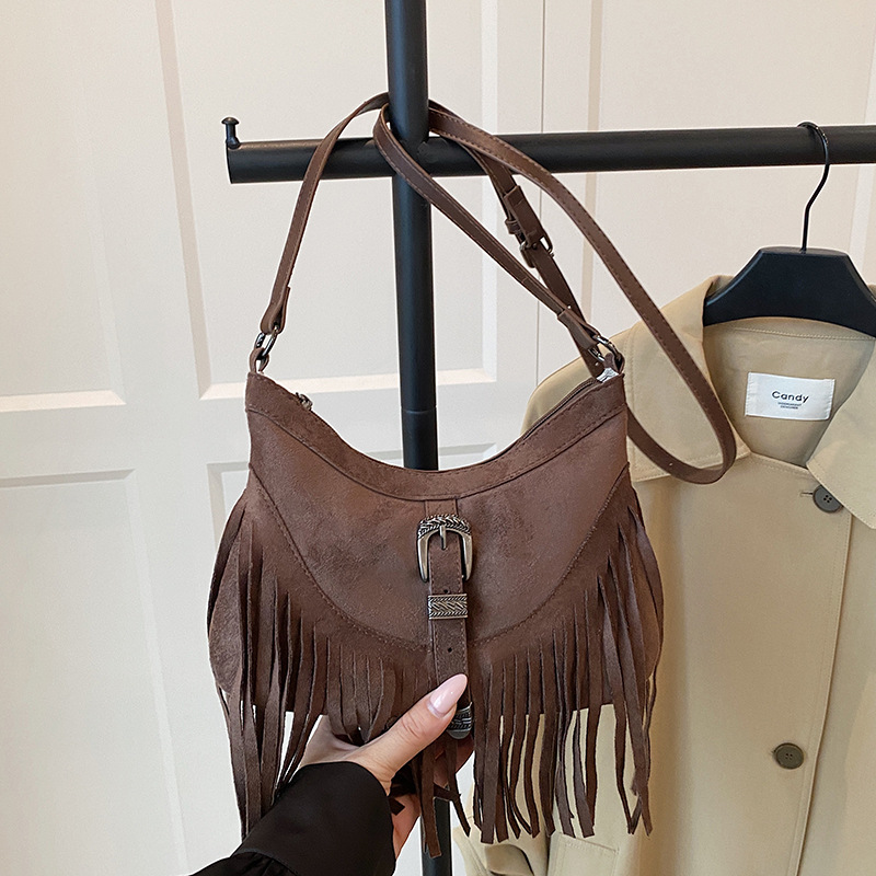 Autumn Niche Retro Commuter Motorcycle Tassel Bag For Women 2025 Fall/Winter New Leather Buckle Matte Shoulder Crossbody Bag - Thumbnail 6
