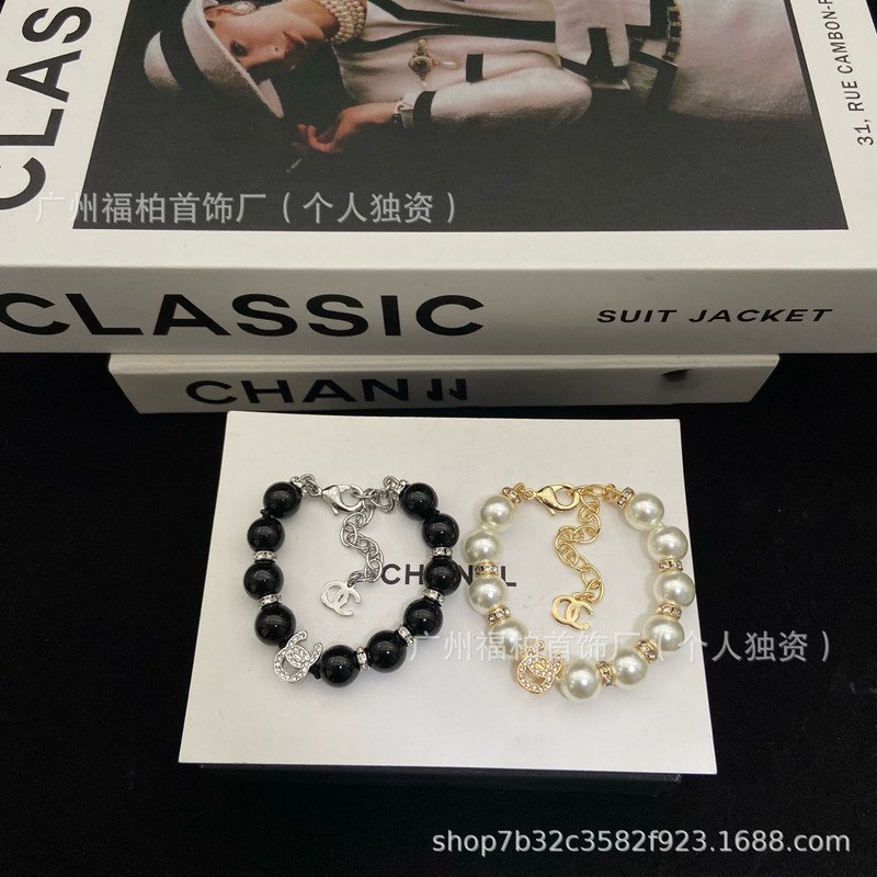 Chanel 26S New Double C Diamond-Encrusted Pearl Bracelet with a High-End Feel, Light Luxury, European and American Style, Versatile Bracelet