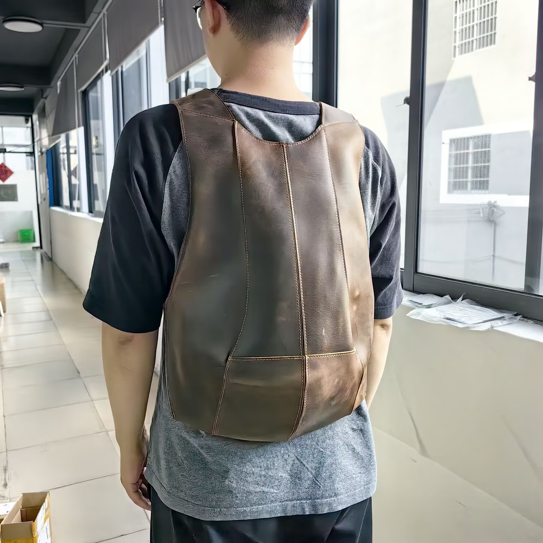 Marrón rojizo - las correas de los hombros no son ajustables