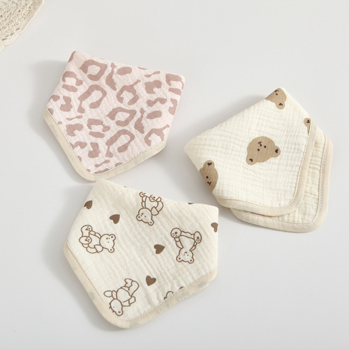 Korean style 4-layer cotton gauze square scarf bib Zou Zou cloth saliva napkin rice bib newborn bib baby anti-vomiting milk towel
