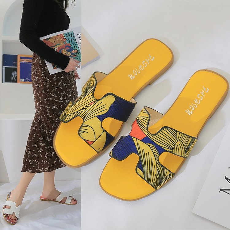Summer fashionable women's slippers flat