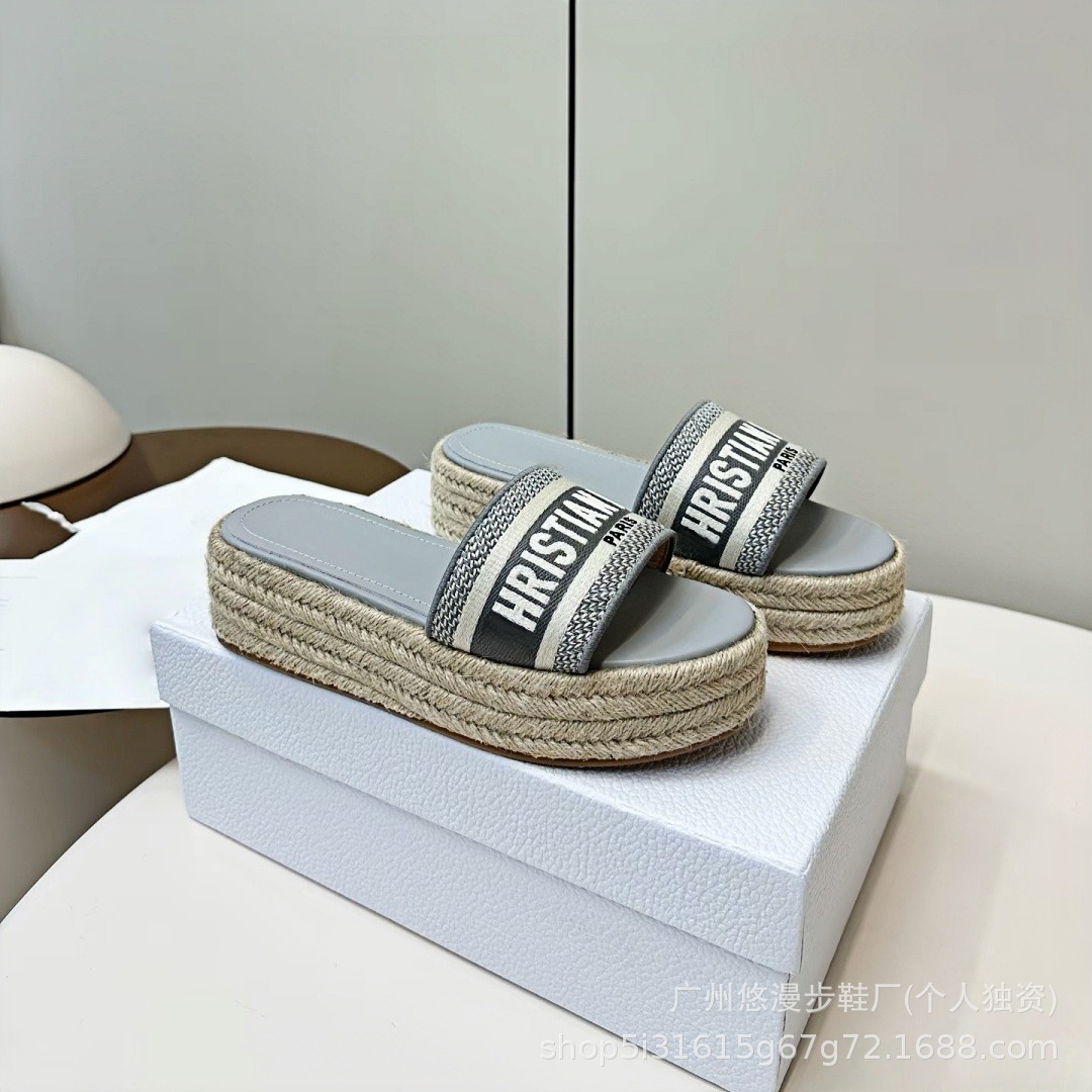 D letras zapatillas para mujeres de verano 2026 cuerdas de cáñamo casuales de fondo grueso versátil altura de playa zapatillas frías