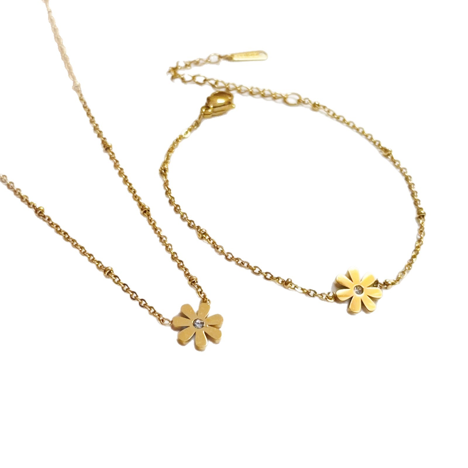 Nuevo collar de flores de margarita de titanio de acero de estilo francés 18 diamantes de oro encantador conjunto de joyería no se desvanece