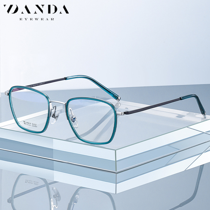 Fabricante de nueva placa gafas marco r2319 Shenzhen IP chapado puro titanio miopía gafas moda cuadrado llano gafas