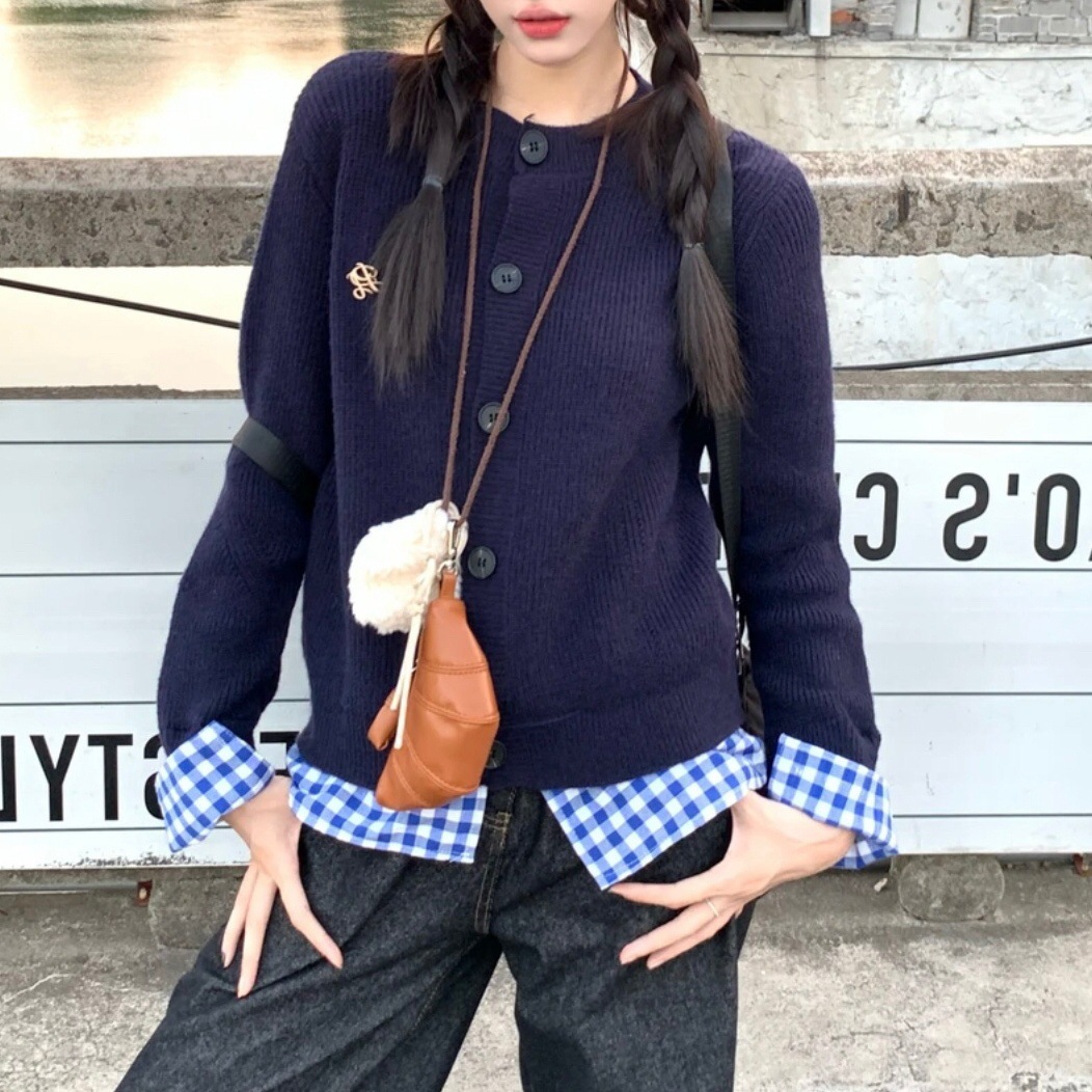 学院风藏蓝色格子针织开衫女早秋韩系假两件格子拼接毛衣外套上衣