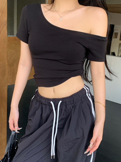 ins純情セクシーガールズオフショルダー斜め襟エレガントスリムフィット半袖Tシャツ女性用セクシータイトフィットベースレイヤー辣妹トップス女性向けトレンド