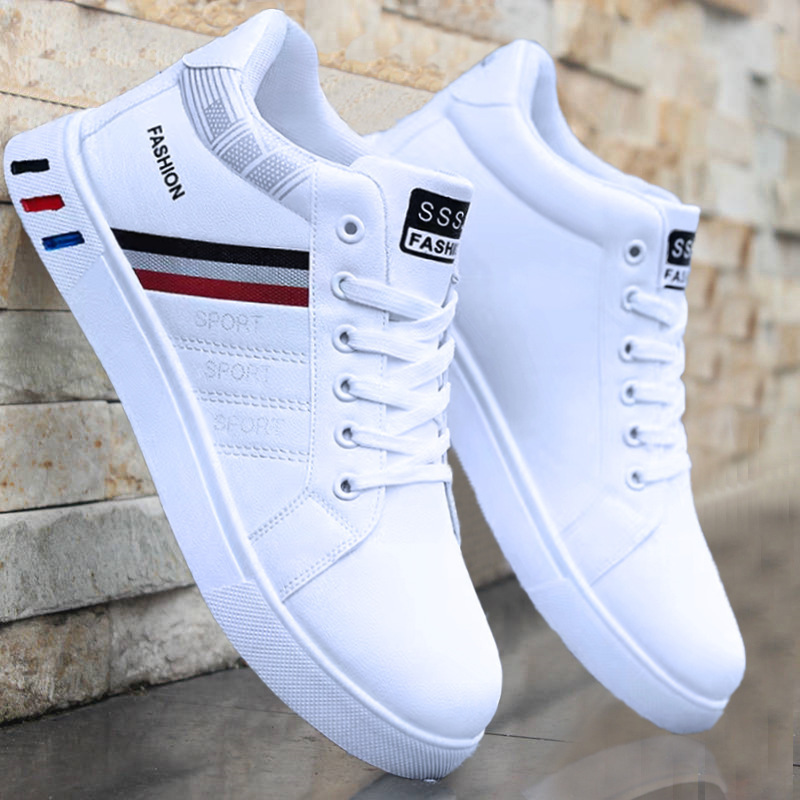 Zapatos de hombre transfronterizos nuevos zapatos blancos de verano de estilo coreano zapatos de tabla de nivel medio de tendencia juvenil zapatos de moda de deportes de ocio para hombres