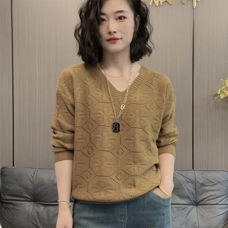 長袖の透かし彫りのセーターのニットの女性の春秋の新型の短い金の純色のvネックの上着の洋風のゆったりしている底のシャツ|undefined
