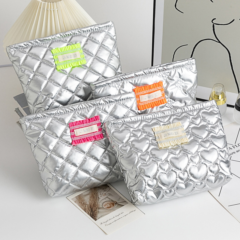 New Quilted Large Capacity Portable Bag PU Leather Cosmetic Bag Fresh and Cute Toiletry Storage Bag Simple