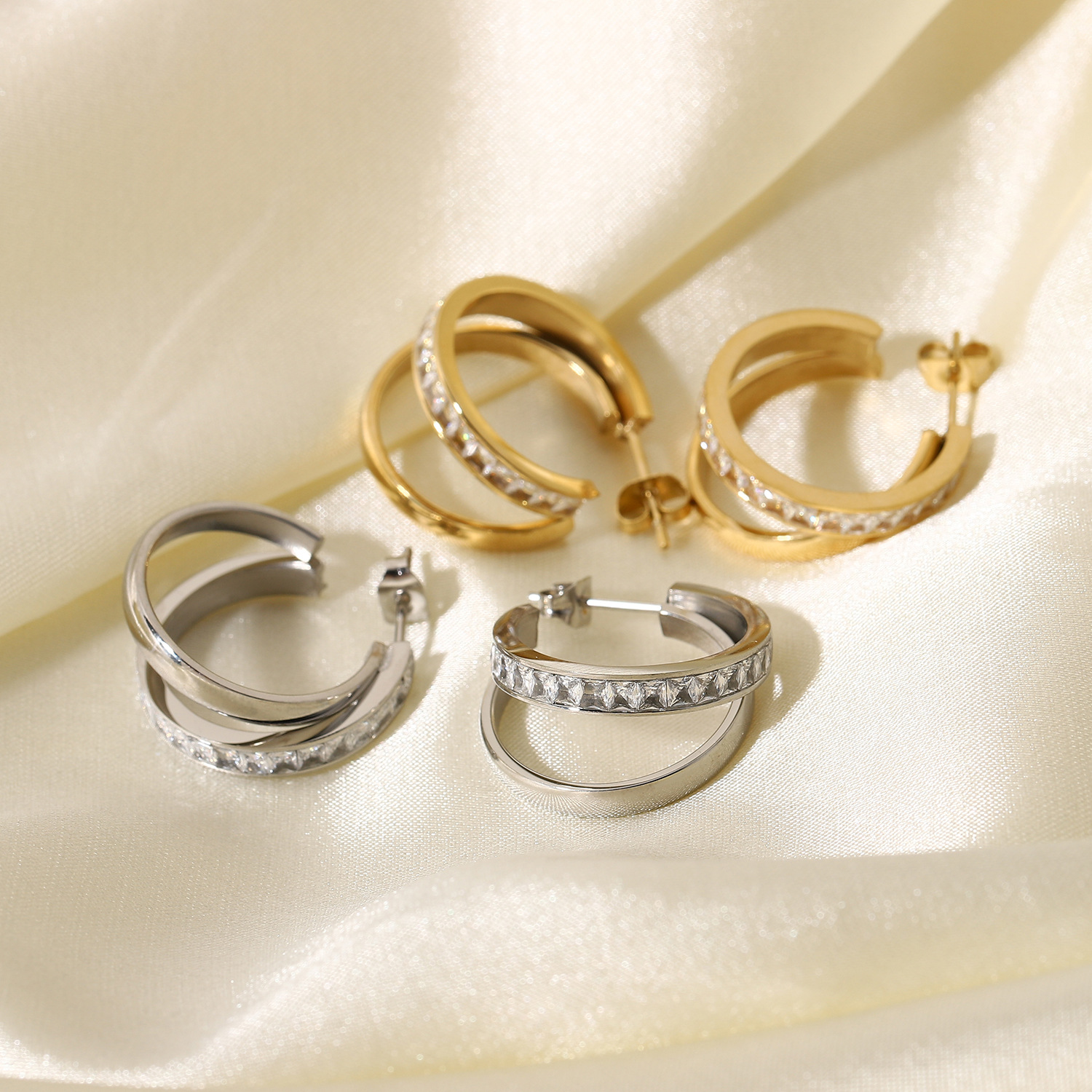 بسيطة مطلية بالذهب طبقة مزدوجة الصليب الفولاذ المقاوم للصدأ مسمار الأذن الجملة Nihaojewelry display picture 4