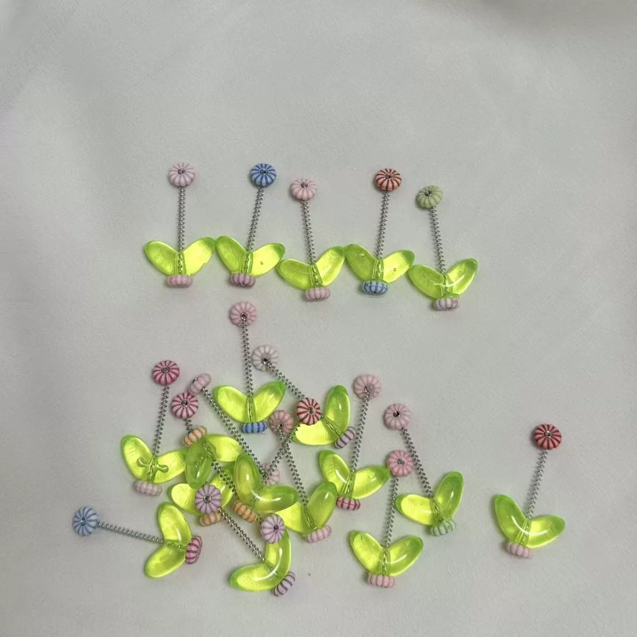 Автомобильные украшения с подсолнухом, новая центральная консоль автомобиля, интернет-знаменитости, качающая головой, милый маленький цветок, украшения с подсолнухом