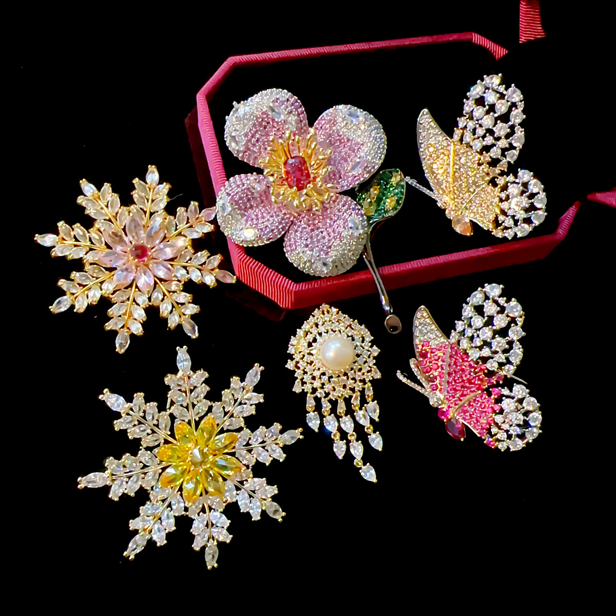 Elegante Flor Mariposa Copo De Nieve Cobre Enchapado Mujeres Broches display picture 1