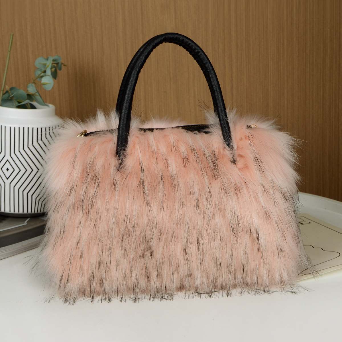 Nuevo bolso de peluche de piel de plumas de pluma de imitación de mujer hermosa bolso de moda de alta gama bolso de hombro único bolso especial