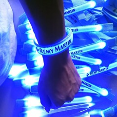 Led発光ブレスレットロゴイベント応援バー用品コンサート発光プレゼント蛍光フラッシュブレスレット