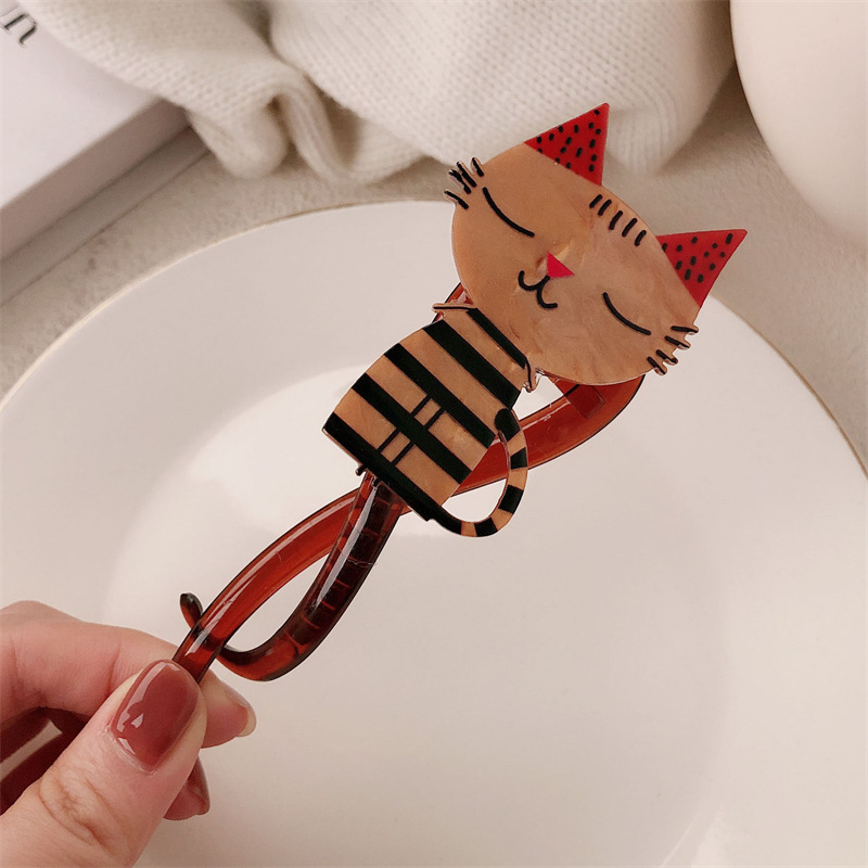 Cariño interesante lindo gato twist clip 2024 nuevo alto sentido de la cabeza detrás de una palabra agarrar clip de cabello de mujer tarjeta de cabello tocado