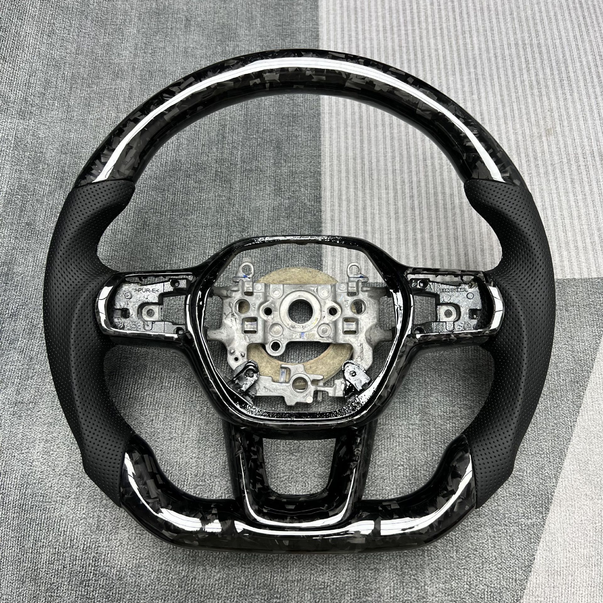 Carbon fiber steering wheel modification customization is suitable for Honda 11th generation Civic car interior steering wheel processing