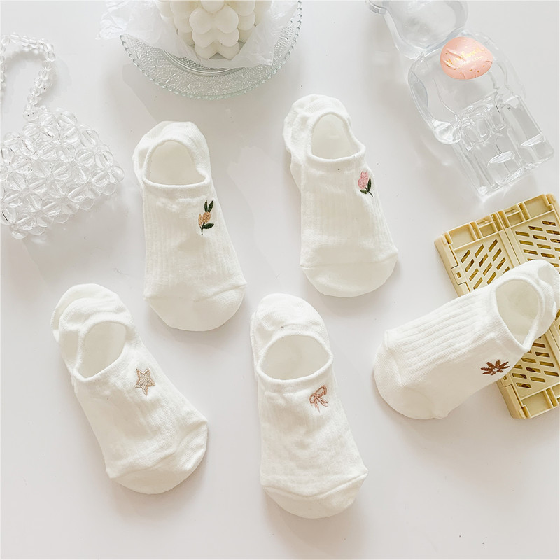 Preppy Style Women's Animal Cotton Ankle Socks A Pair display picture 5