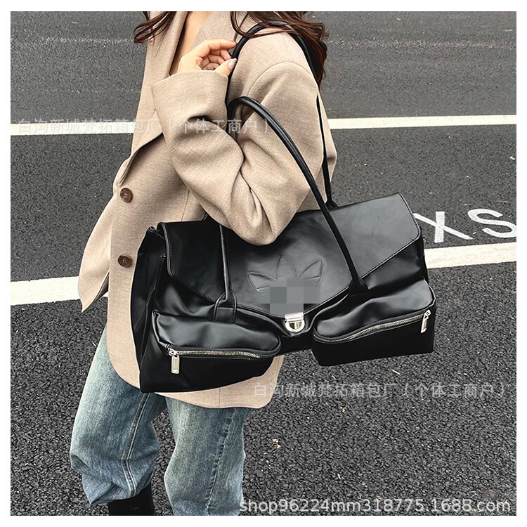 Korean Fashion 2026 New Trendy Hot Girl Style Handbag Motorcycle Bag Stylish Commuter Bag Fashionable Large Capacity Backpack Korean Fashion 2026 New Trendy Hot Girl Style Handbag Motorcycle Bag Stylish Commuter Bag Fashionable Large Capacity Backpack