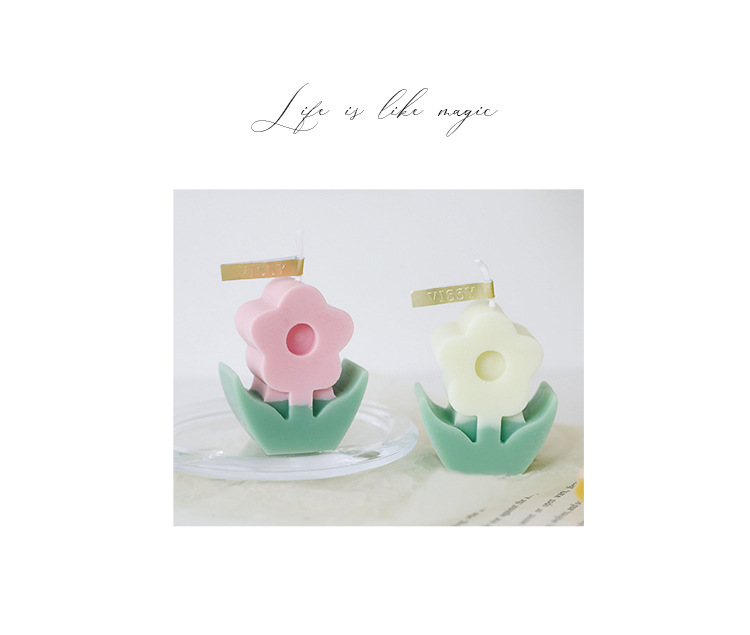 Fashion Flower Paraffin Candle 1 Piece display picture 3