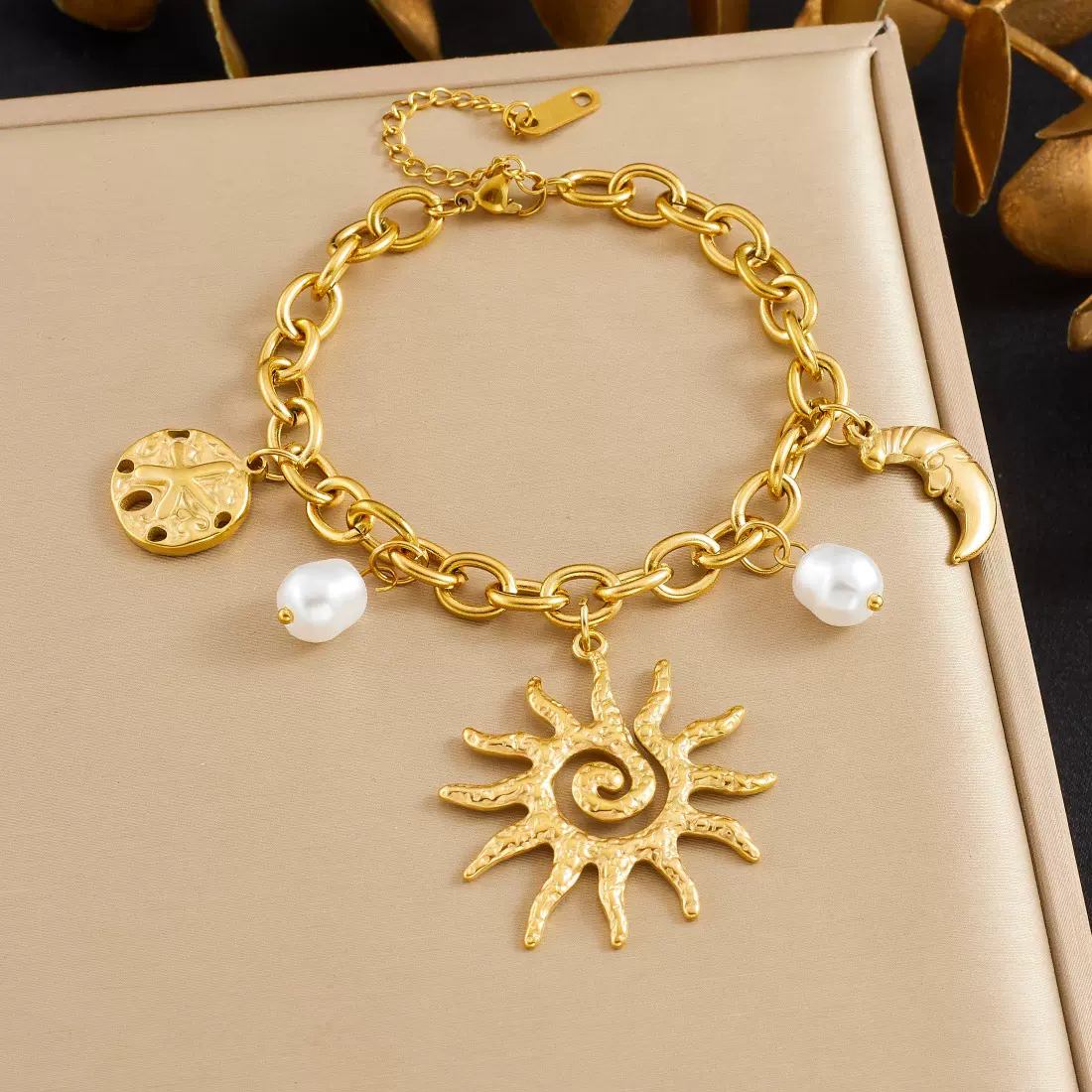 跨境时尚镀金复古不规则圆形海星月亮太阳吊坠不锈钢首饰手链女