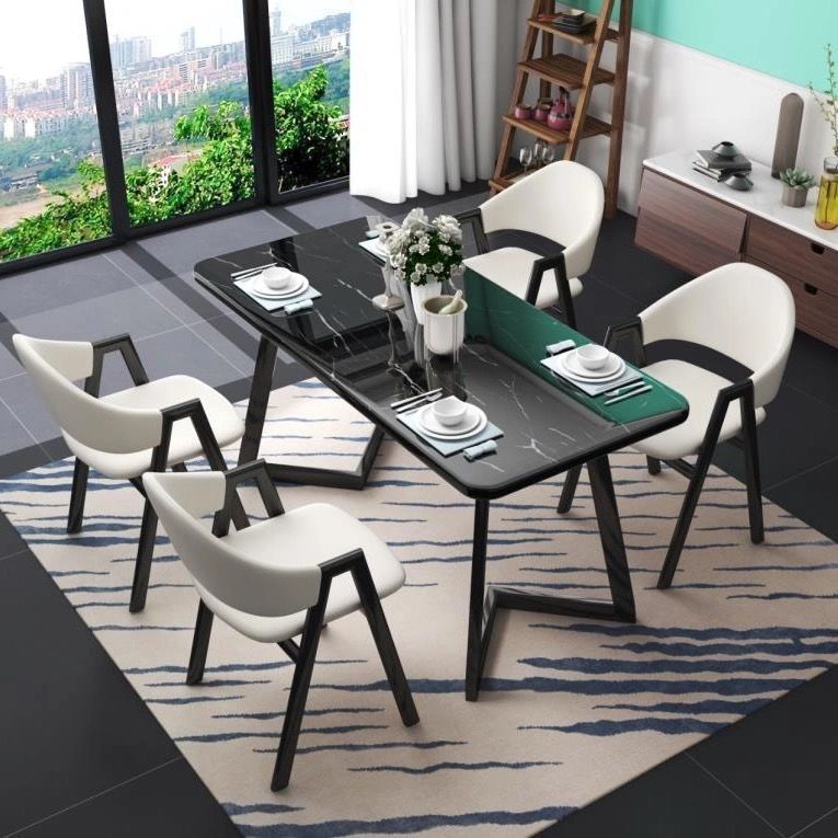 검은색 대리석 테이블 + 흰색 가죽 의자 4개