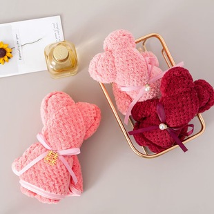 Factory Direct Sales Towel Souvenir Bear Tricot Pineapple Pattern Holiday Wedding Gift Bear Towel