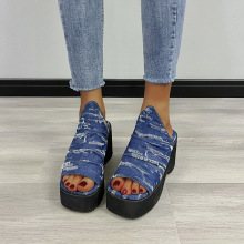 ���Q��aŮʿһ���¸���וr�b�����ļ��¿�Ů��ţ�в��~����Ь