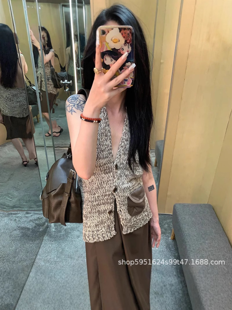 現物発送! Yy 25夏の新型レトロな首をかけて身を修めるニットのベストの上着の女性