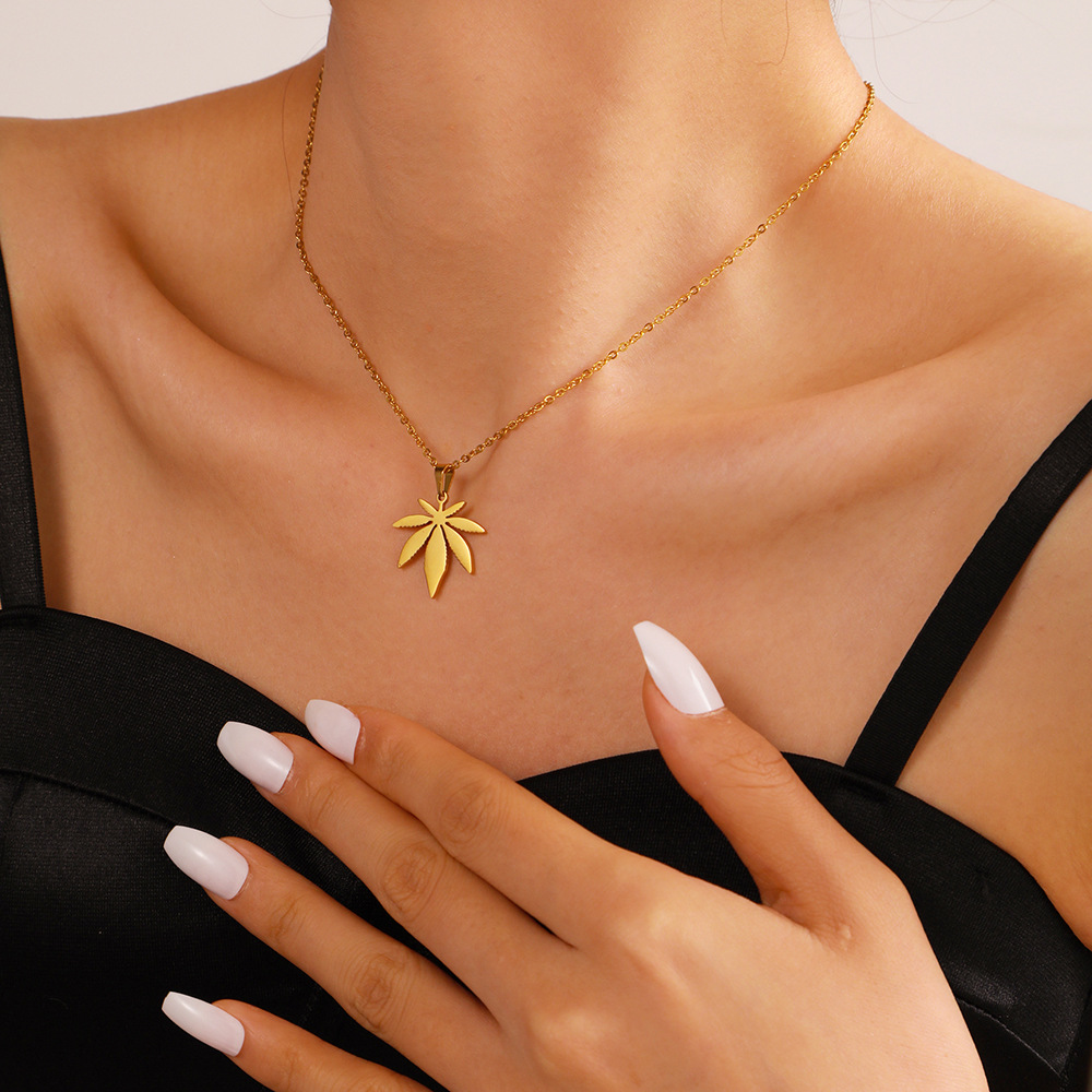 Retro Maple Leaf Titanium Steel Pendant Necklace Plating Stainless Steel Necklaces