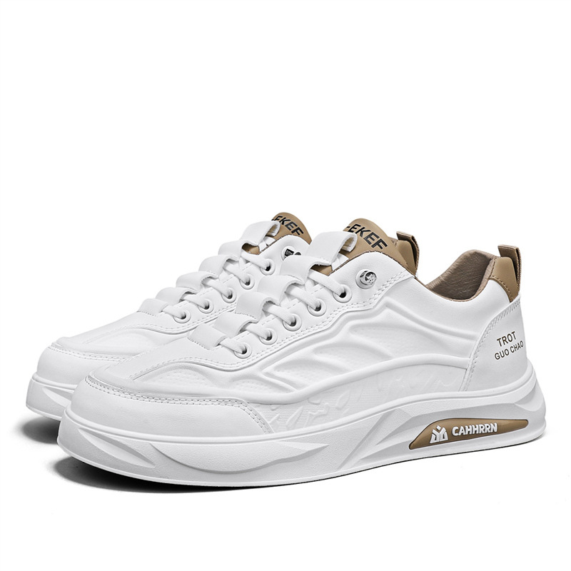 Zapatos de hombre primavera zapatos de skate de cuero estudiantes zapatos bajos de fondo plano zapatos de marea blanca pequeños zapatos casuales de hombre cuatro temporadas 2025