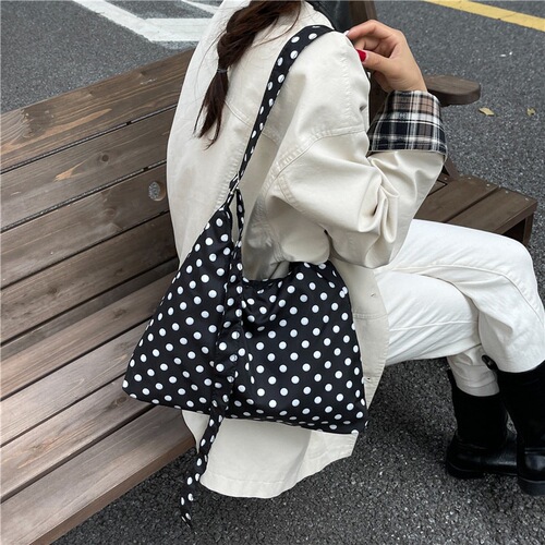 Fashionable black and white pole-dot bag, large capacity commuting tote shoulder bag, light nylon hand-held cross-body bag