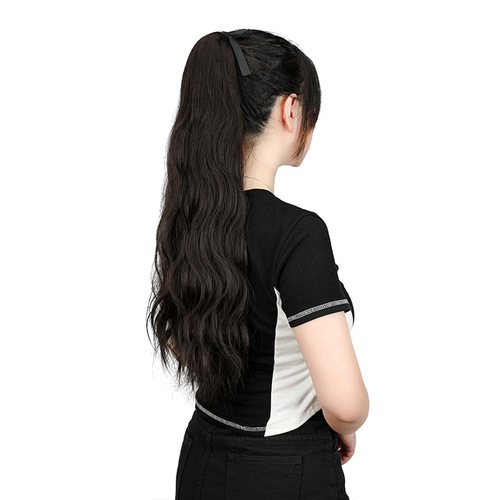 Women's ponytail wig, strap-style, seamless, realistic imitation ponytail with wavy long hair—natural-looking, long curly hair extensions, in stock at the factory.