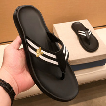 ����С�۷���Ƥ��Ь��ʿŷ��վ�ļ��⴩2024�¿��������з�����ĥ