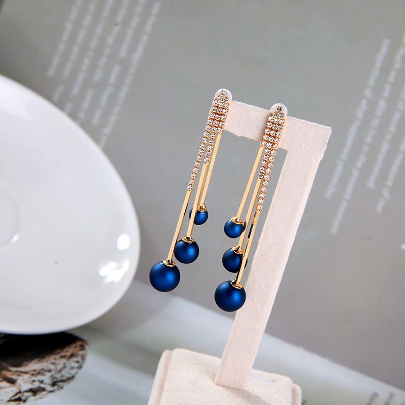 Simple Fashion Pearl Long Earrings display picture 1