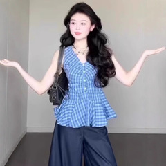 法式复古蓝色格子无袖背心女夏季外穿设计感V领褶皱修身显瘦上衣