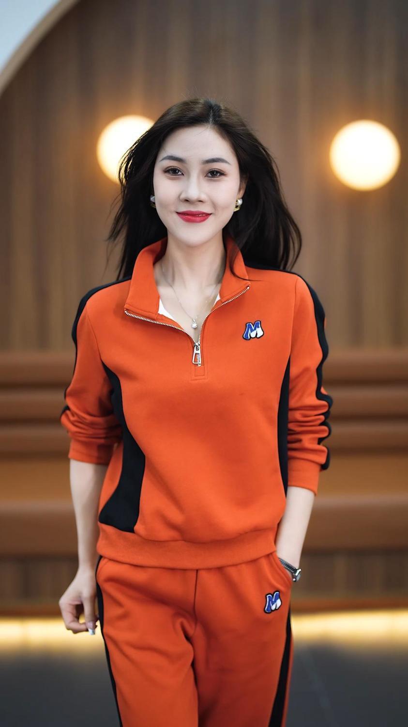 ChicShe ChicShe ChicShe New Arrival European American Style Casual Sports Suit Spring And Autumn Fashionable Stand Collar Sweatshirt Wide_voghion.com