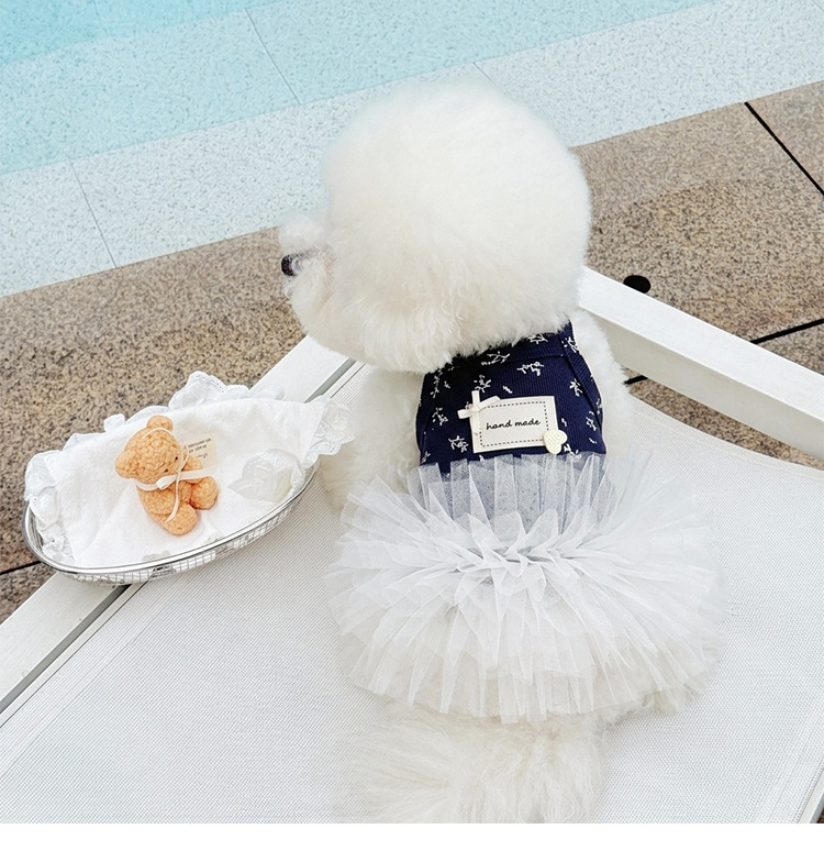 Vestido de verano con flores para perro estilo coreano princesa_voghion.com