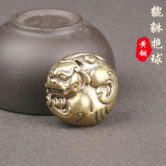 復古黃銅貔貅抱球手把件吊墜有求必應創意箱包掛件文玩老銅器批發
